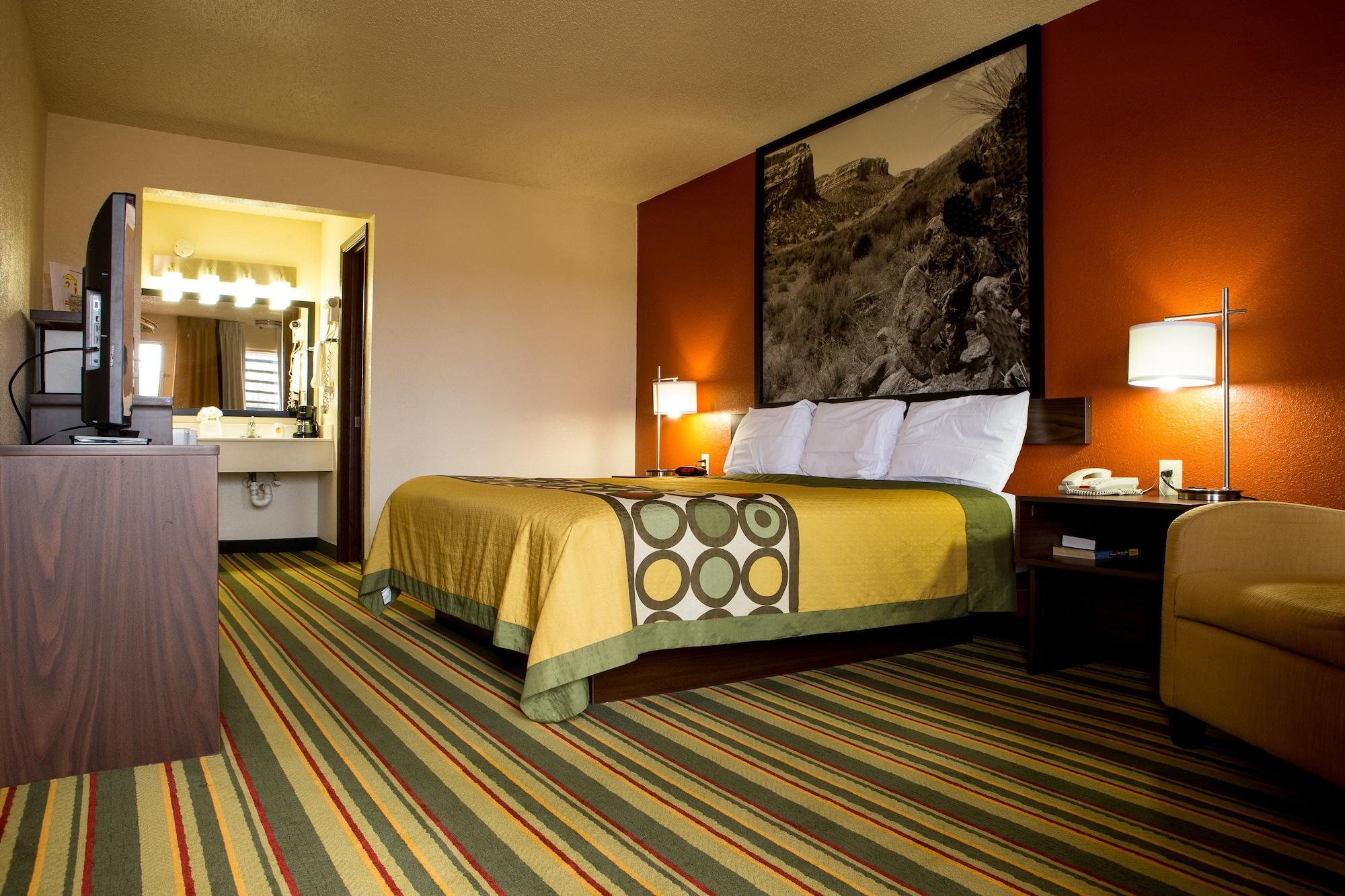 Hotel Super 8 By Wyndham Woodward Esterno foto