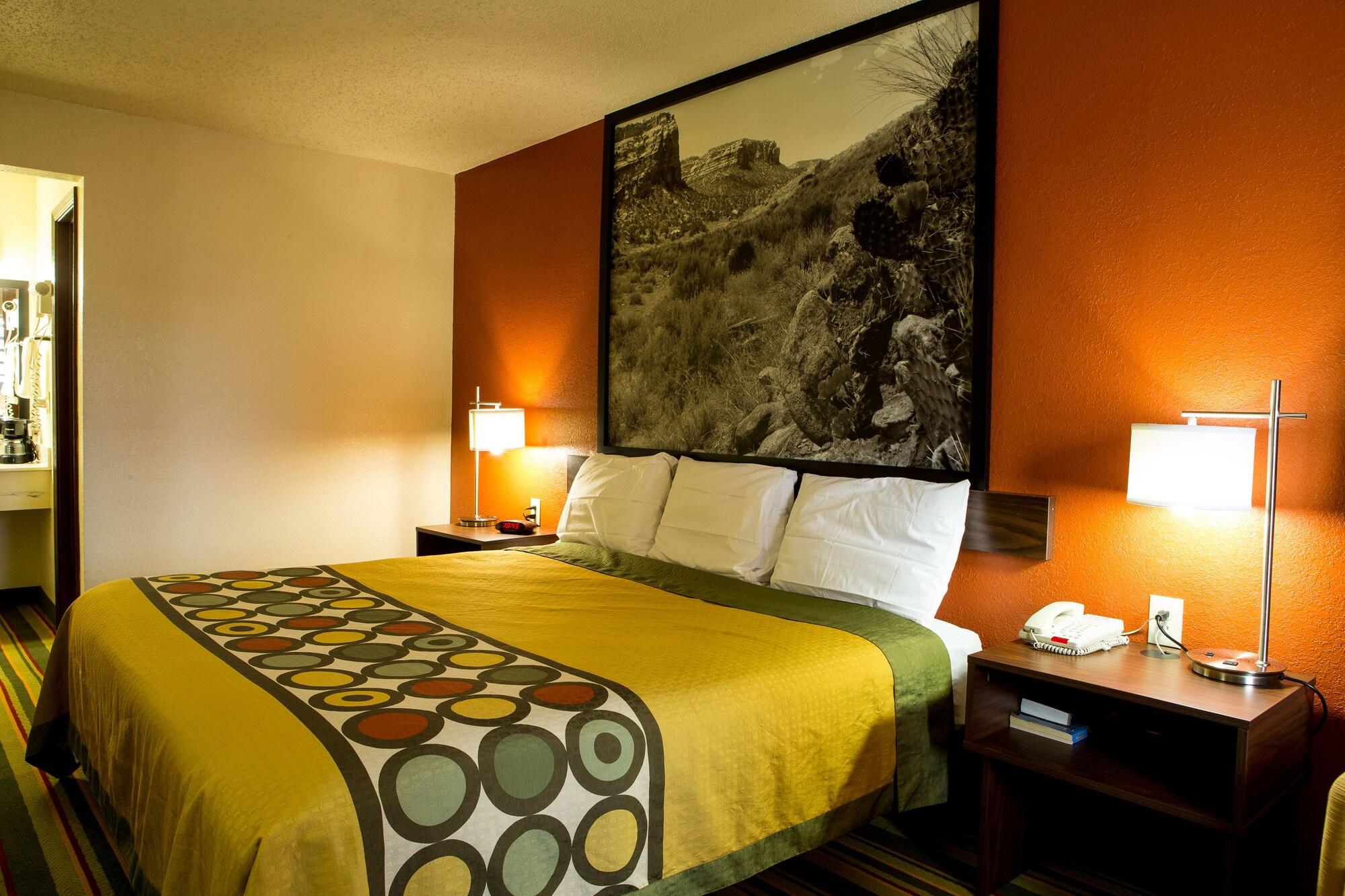 Hotel Super 8 By Wyndham Woodward Esterno foto
