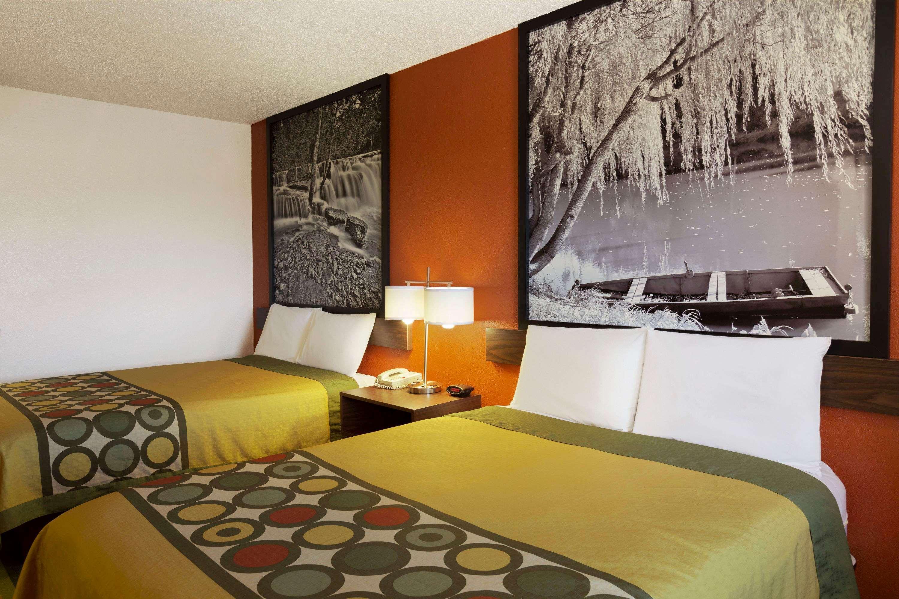 Hotel Super 8 By Wyndham Woodward Esterno foto