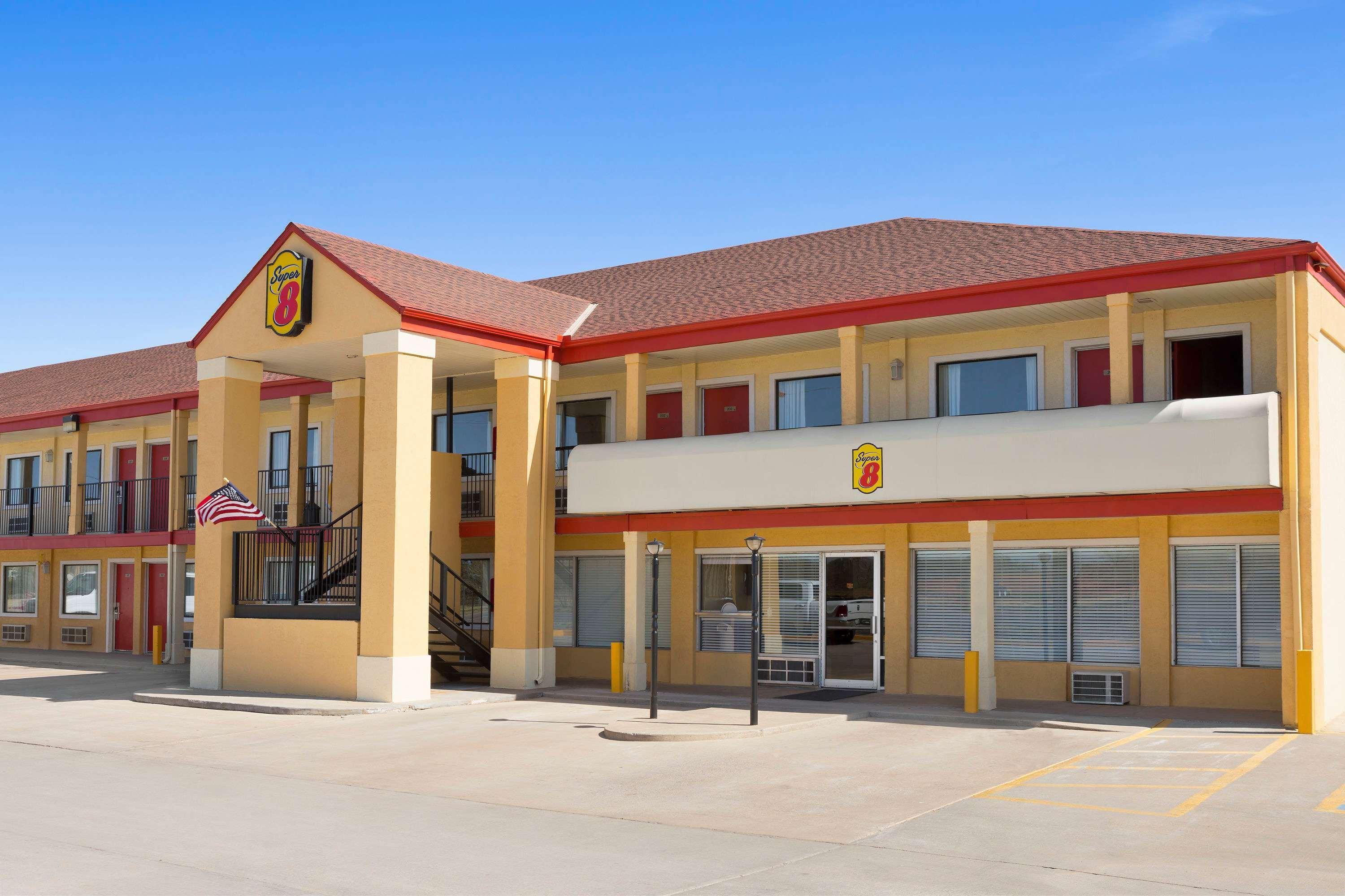 Hotel Super 8 By Wyndham Woodward Esterno foto