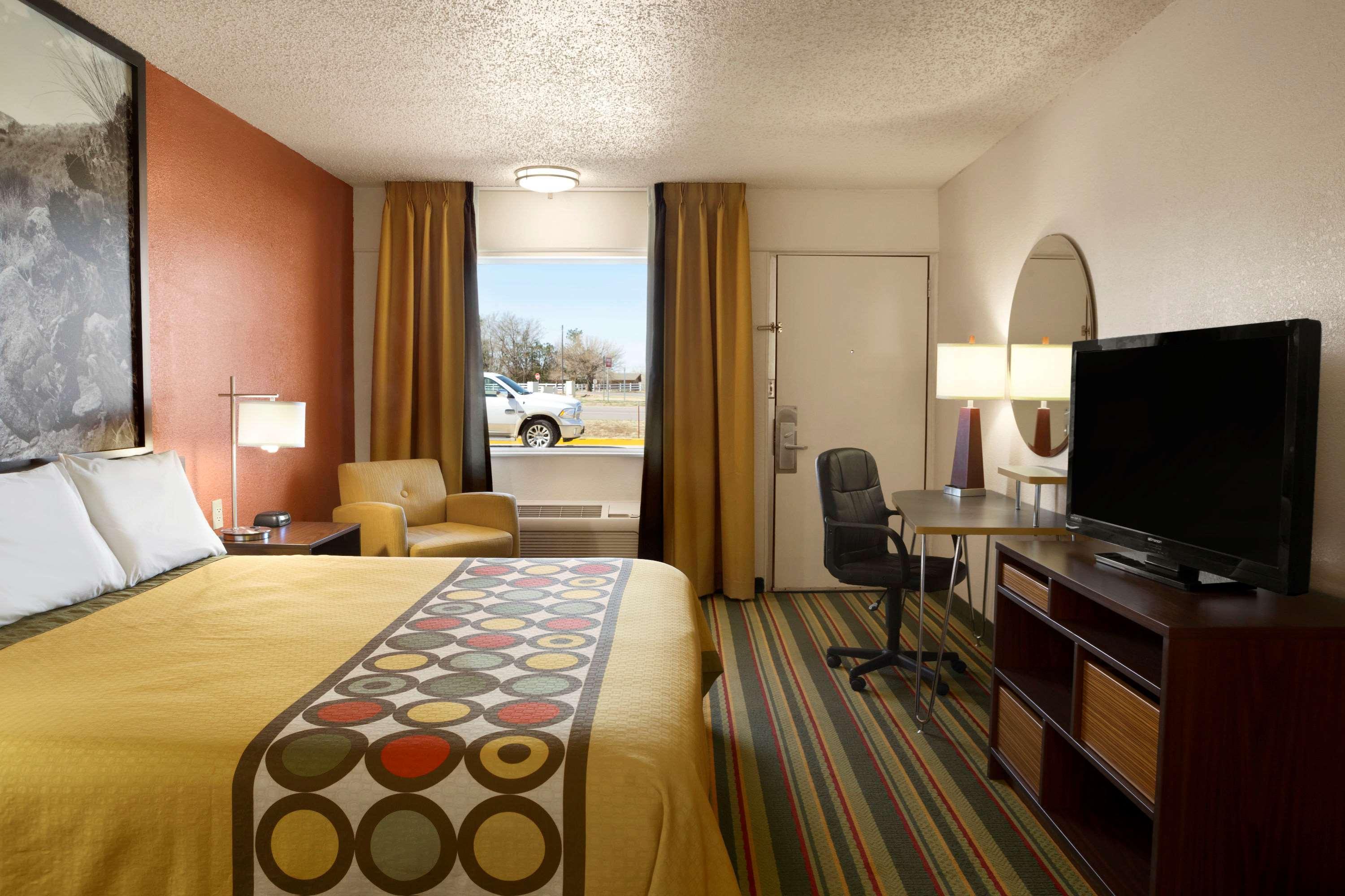 Hotel Super 8 By Wyndham Woodward Esterno foto